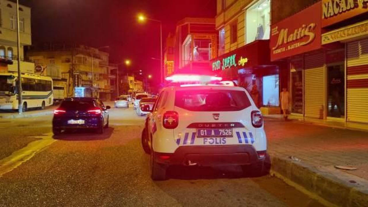 Düğün salonunda bıçaklı kavga: 1'i ağır 2 yaralı