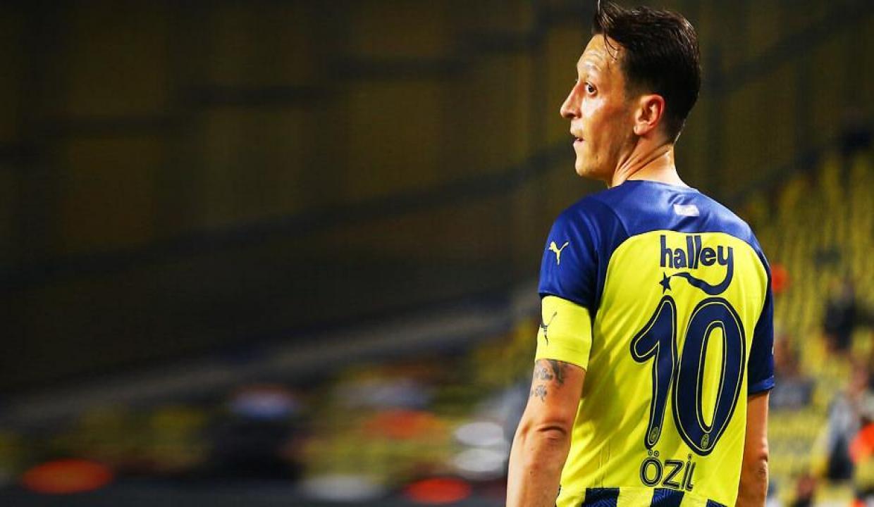 Dünya Mesut Özil'i konuşuyor! 'Yeniden...'
