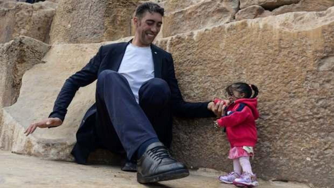 Dünyanın en uzun adamıyla en kısa kadını Los Angeles'ta buluşuyor