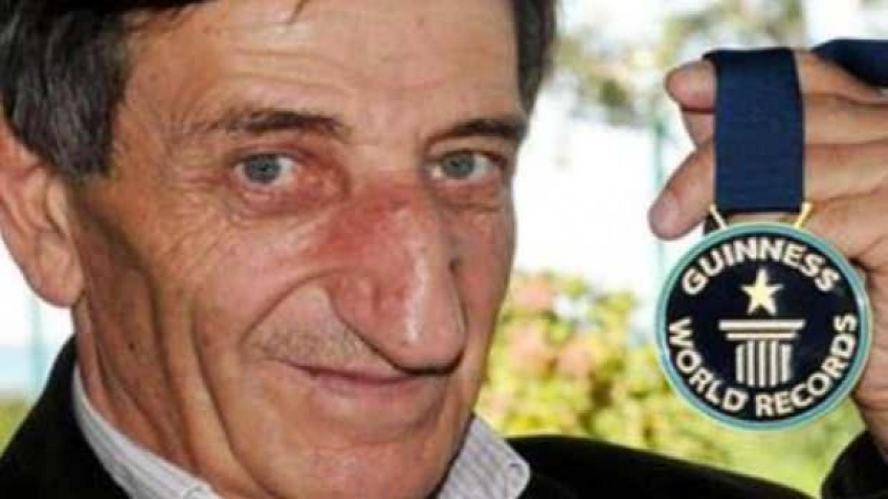 Dünyanın en uzun burunlu insanı kalbine yenik düştü