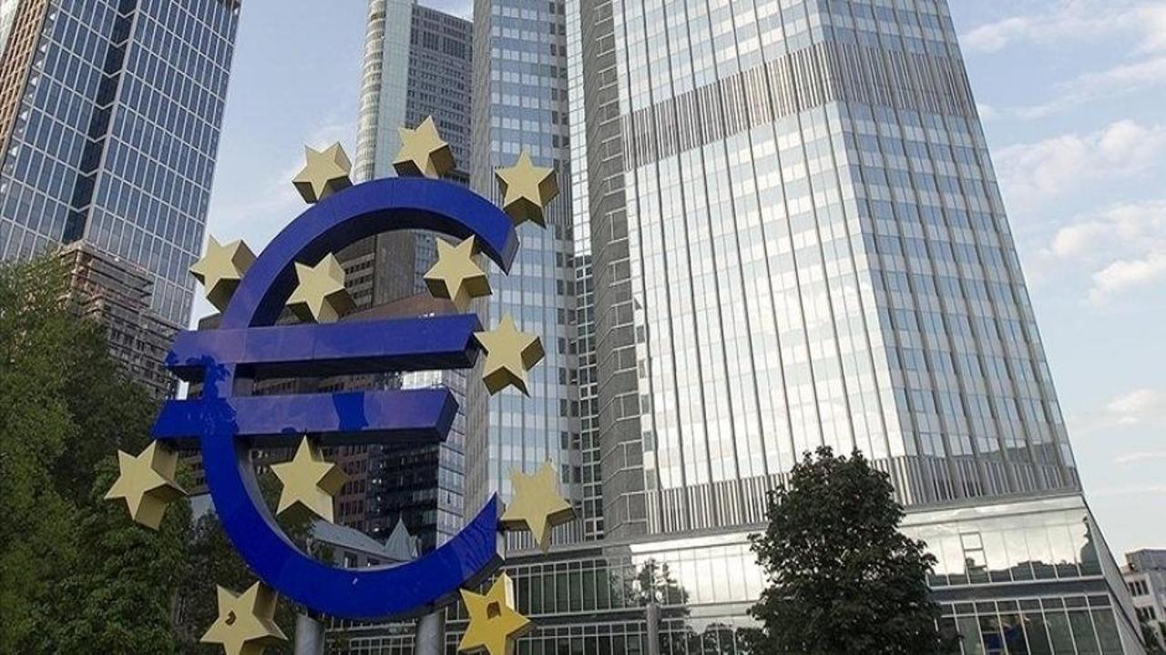 ECB: Tüketicilerin orta vadeli enflasyon beklentileri arttı