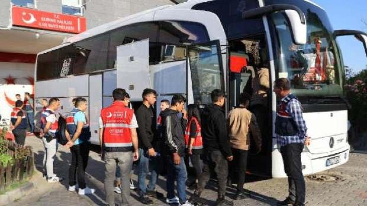 Edirne'de 139 düzensiz göçmen sınır dışı edildi