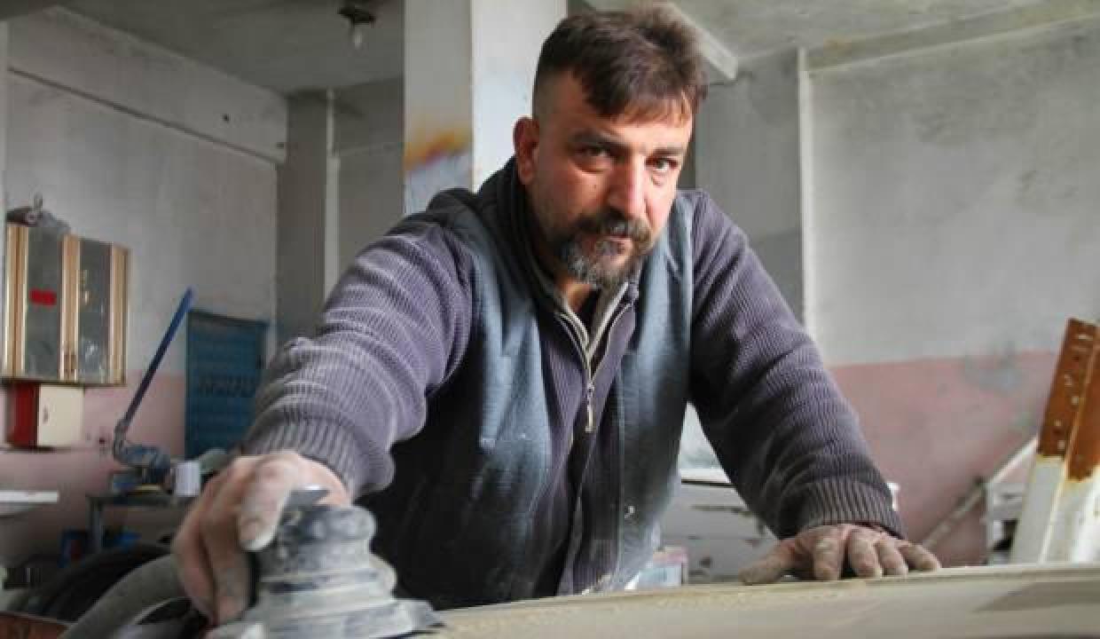 Elazığ'da 42 yaşındaki kaporta ustası 3.üniversitesini okuyor