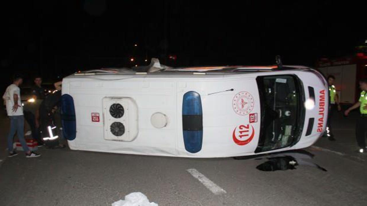 Elazığ'da ambulans ile pikap çarpıştı! Yaralılar var