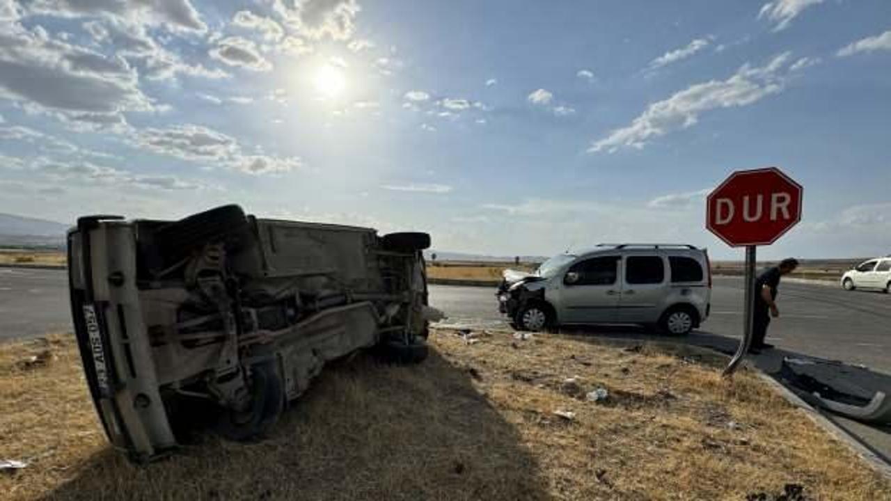 Elazığ'da iki farklı kaza: 8 kişi yaralandı