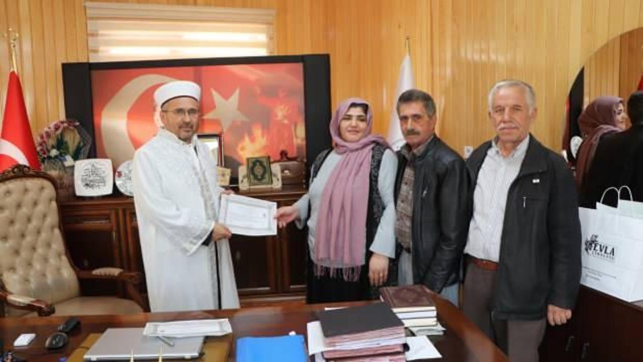 Elazığ'da yaşayan Ermenistan vatandaşı Bella Ghazaryan İslamiyet ile şereflendi