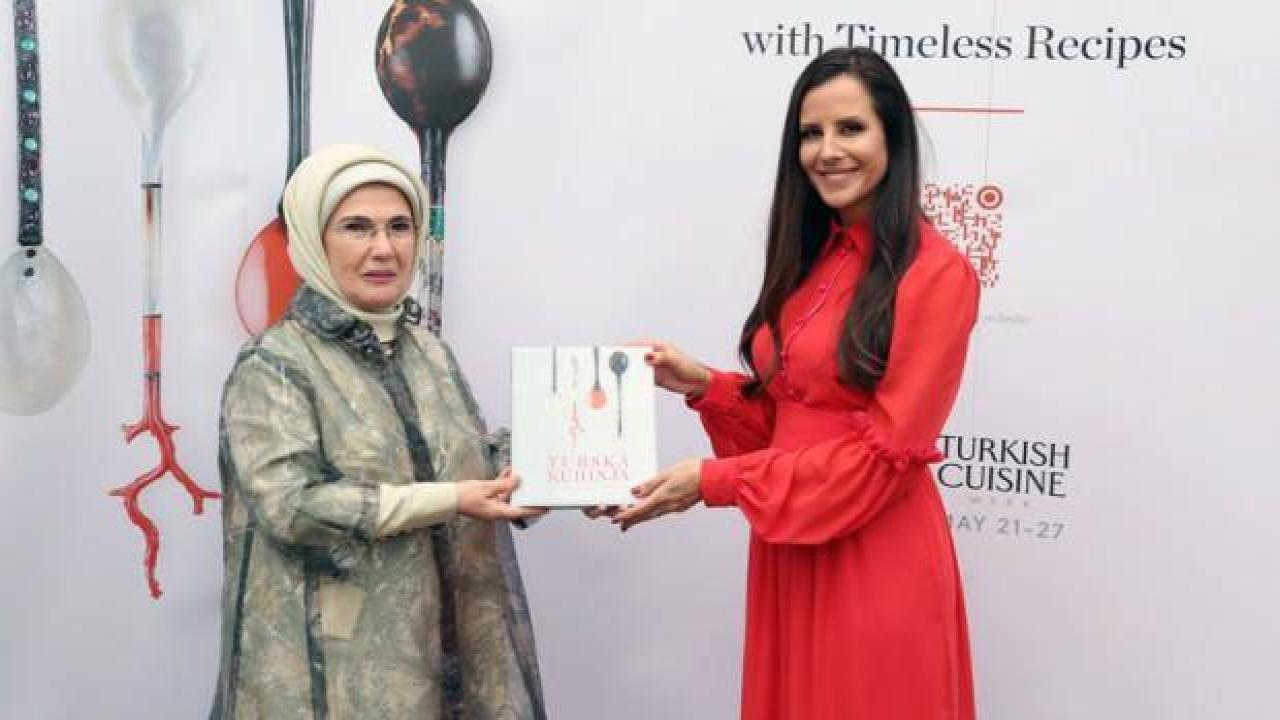 Emine Erdoğan, Belgrad'da kitap tanıtım etkinliğine katıldı