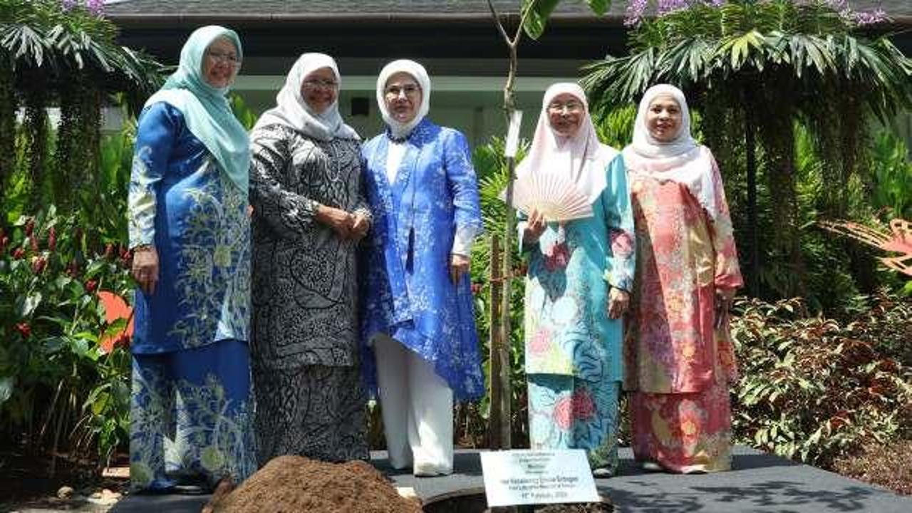 Emine Erdoğan, Kuala Lumpur Perdana Botanik Bahçesi'ni ziyaret etti