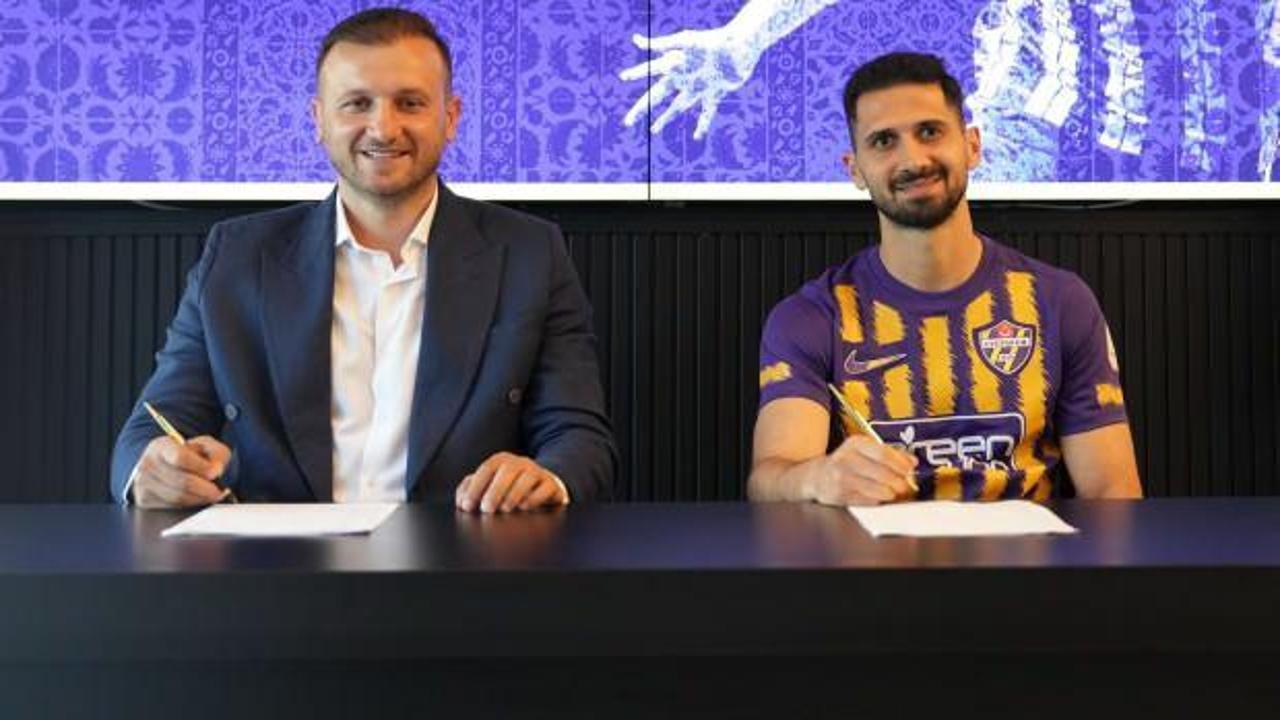 Emre Akbaba sürprizi! Resmen imzaladı