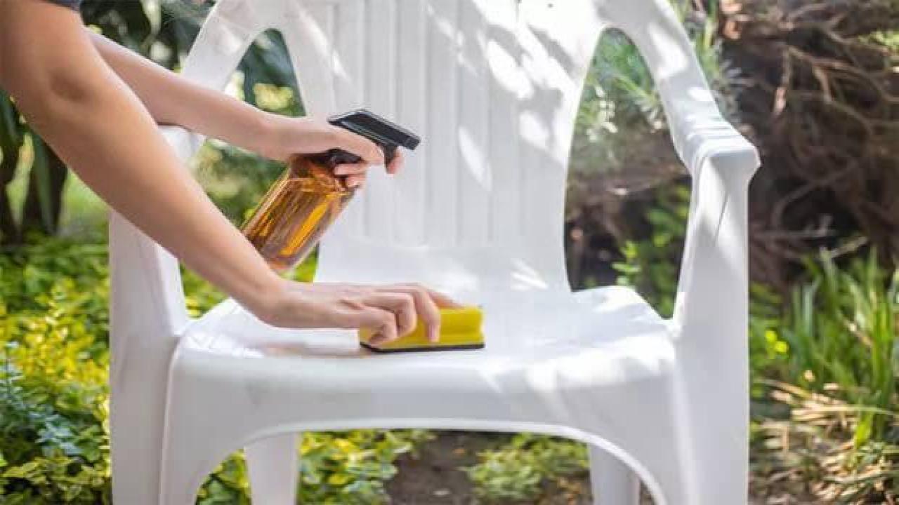 En kolay ve etkili: Beyaz plastik sandalyeler nasıl temizlenir?