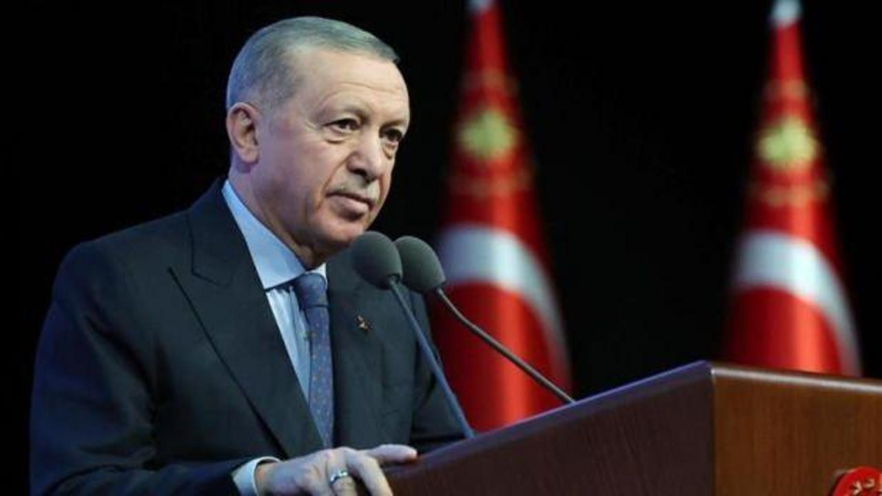 Erdoğan, CHP Genel Başkanı Özel'den kazandığı tazminatı Mehmetçik Vakfı'na bağışladı