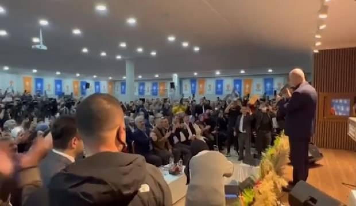 Erdoğan telefonla bağlandı, salon coştu