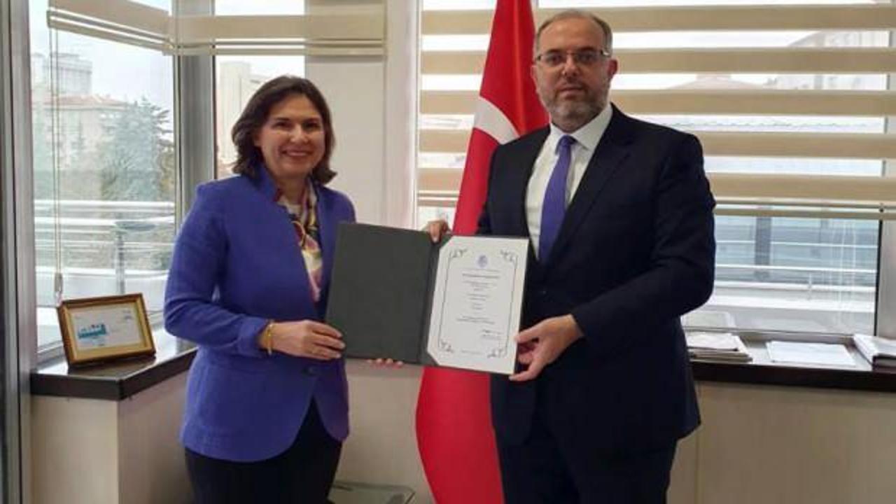 Erhan Afyoncu ödüle layık görüldü! Bakanlık yetkilisi takdim etti