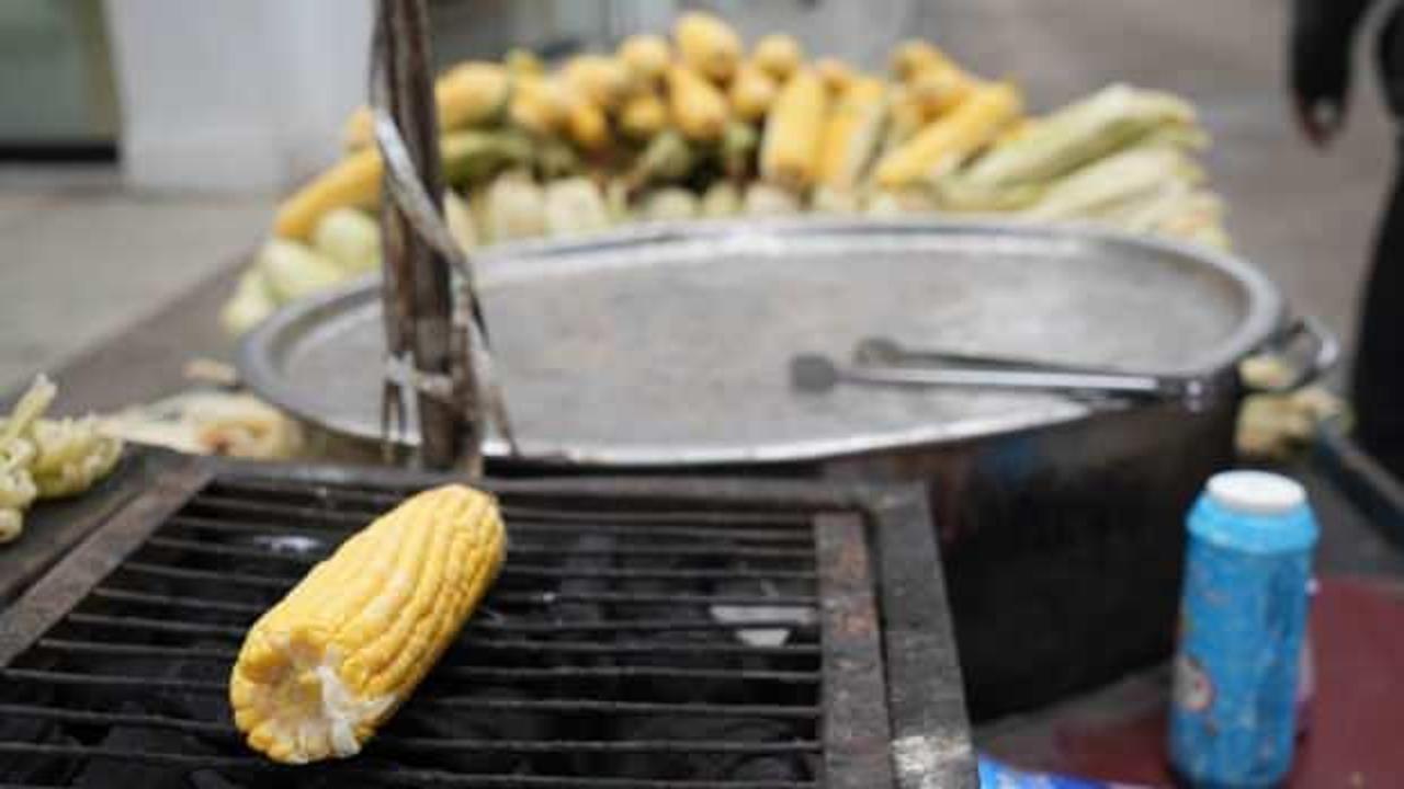 Erkenci süt mısır tezgahta: Közde 60, haşlamada 50 TL