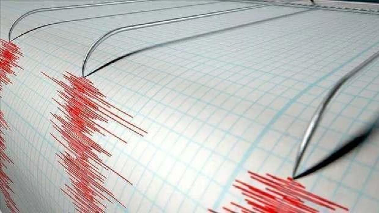 Erzincan'da 4 büyüklüğünde deprem