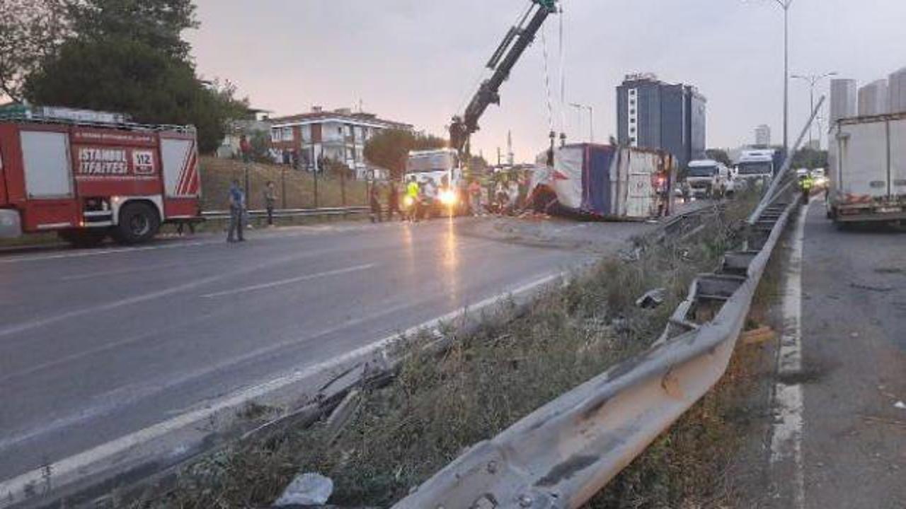 Esenyurt'ta kamyon karşı şeride fırladı! Acı haber geldi