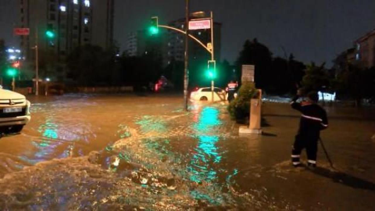 Esenyurt'ta sağanak yağış su baskınlarına yol açtı