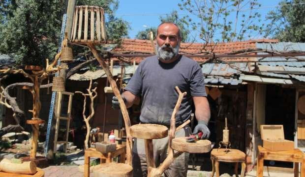 Eşini kanserden kaybetti, acısını ahşap atölyesinde hafifletiyor