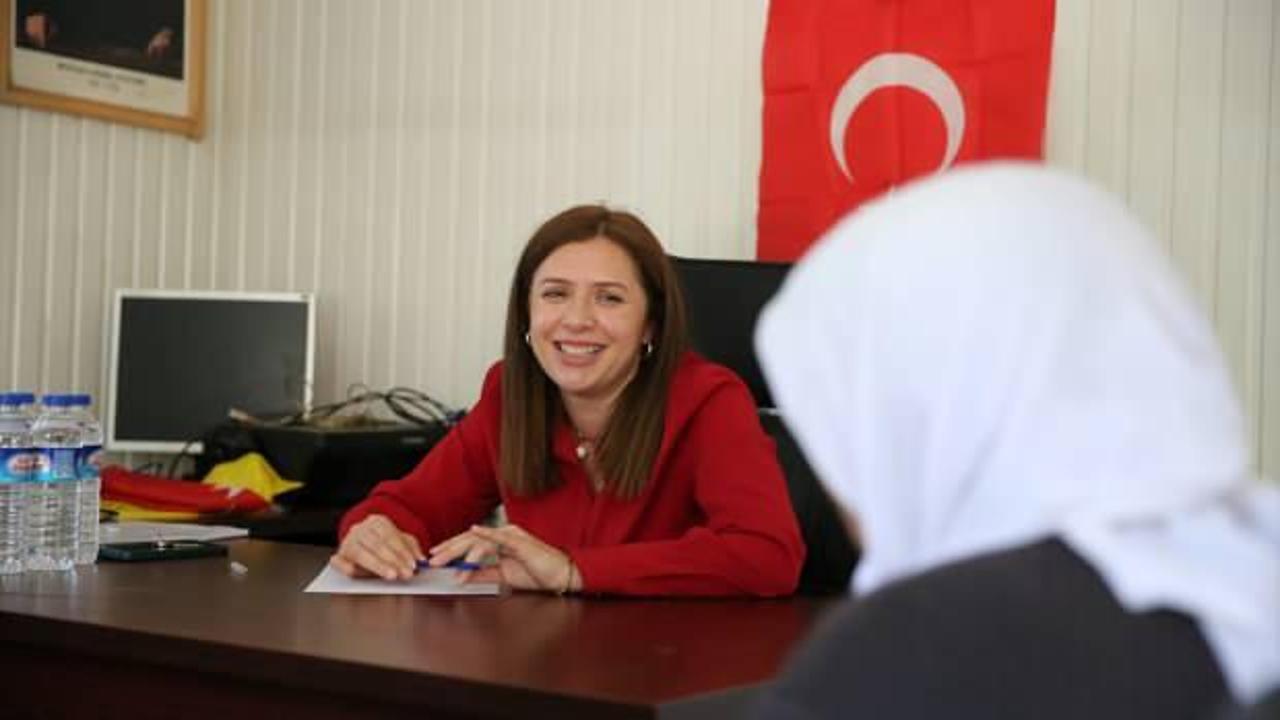 Eşinin görevi dolayısıyla Diyarbakır'a gelen kadın muhtar oldu