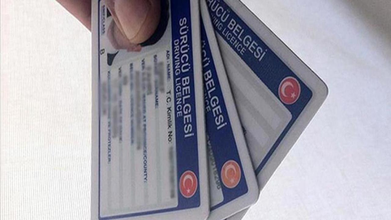 Eski tip ehliyetlerin geçerlilik süresi yıl sonu dolacak