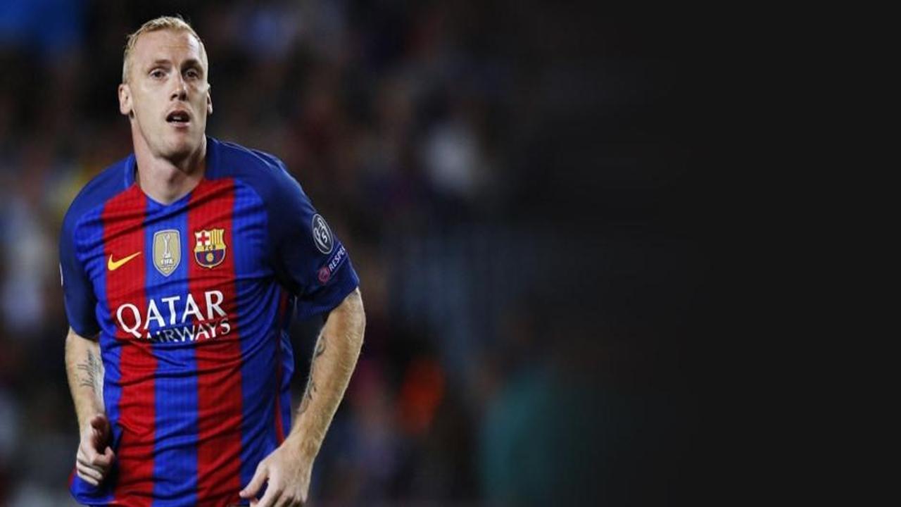 Eski yıldız futbolcunun yeni işi şaşırttı! Ziyaretçi akınına uğruyor