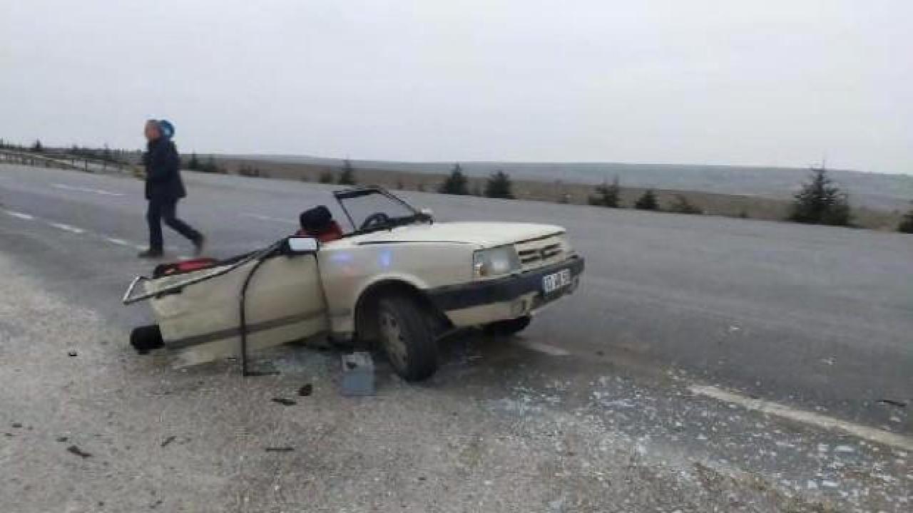Eskişehir'de cip ile çarpışan otomobil iki parçaya ayrıldı