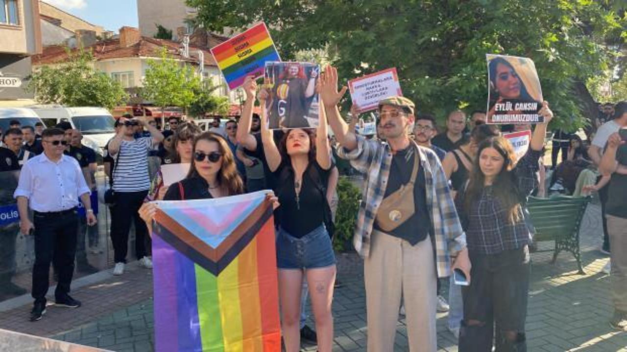 Eskişehir'de LGBT yürüyüşü düzenleyen 10 kişi gözaltına alındı