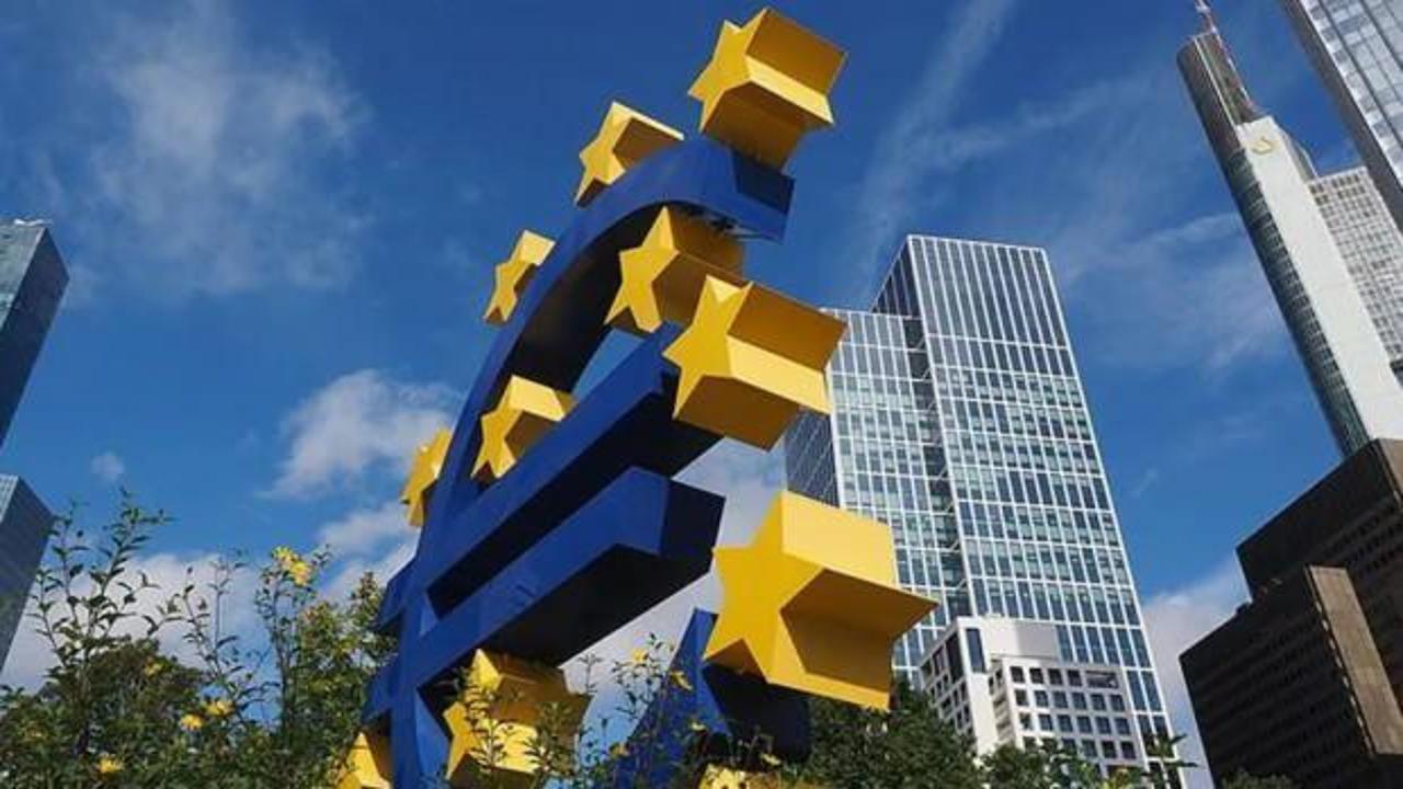 Euro Bölgesi'nde sanayi üretimi düştü