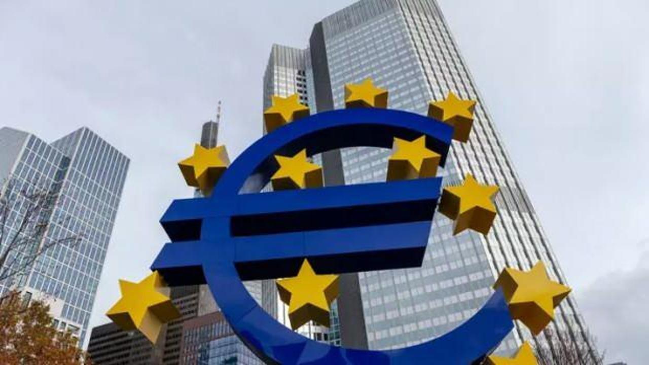 Euro Bölgesi'nde yatırımcı güveni bir yılın en düşüğünde