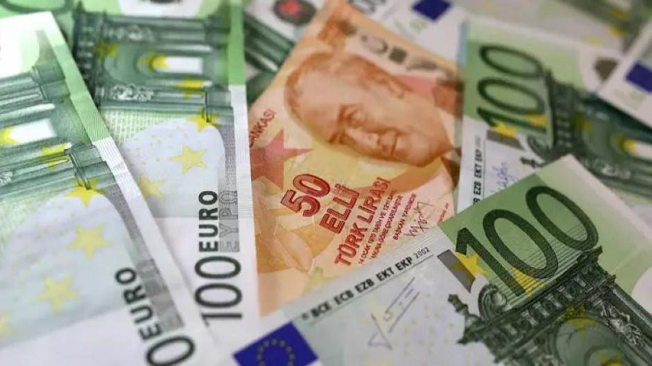 Euro ilk kez 40 lirayı aştı