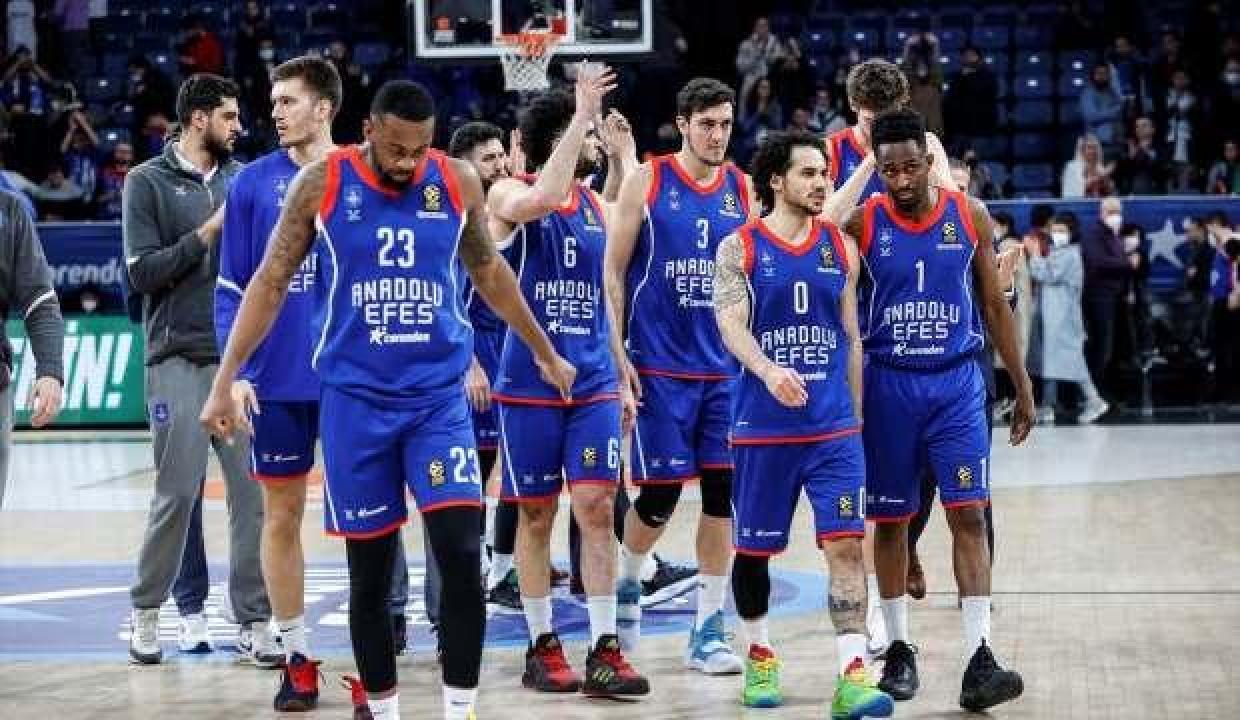 EuroLeague'de Anadolu Efes'in play-off'taki rakibi belli oldu