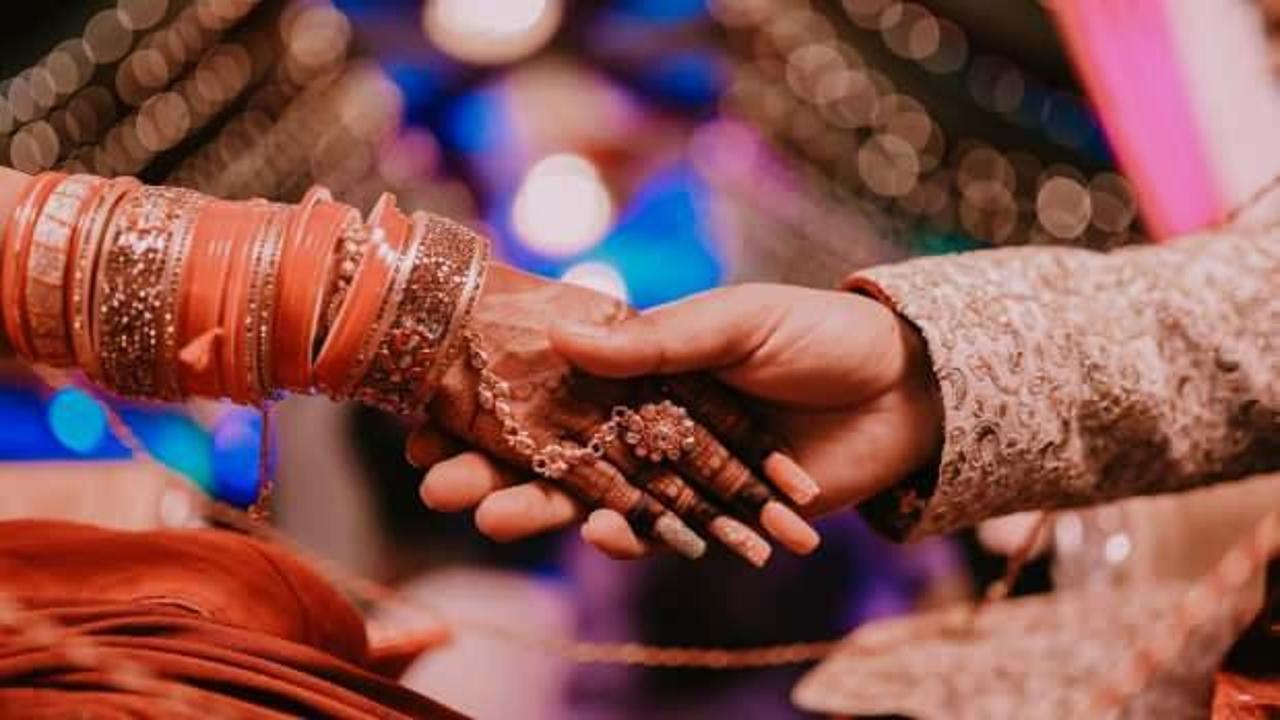 Evlilik sitesinden tanıştığı 15 kişiyle evlendi