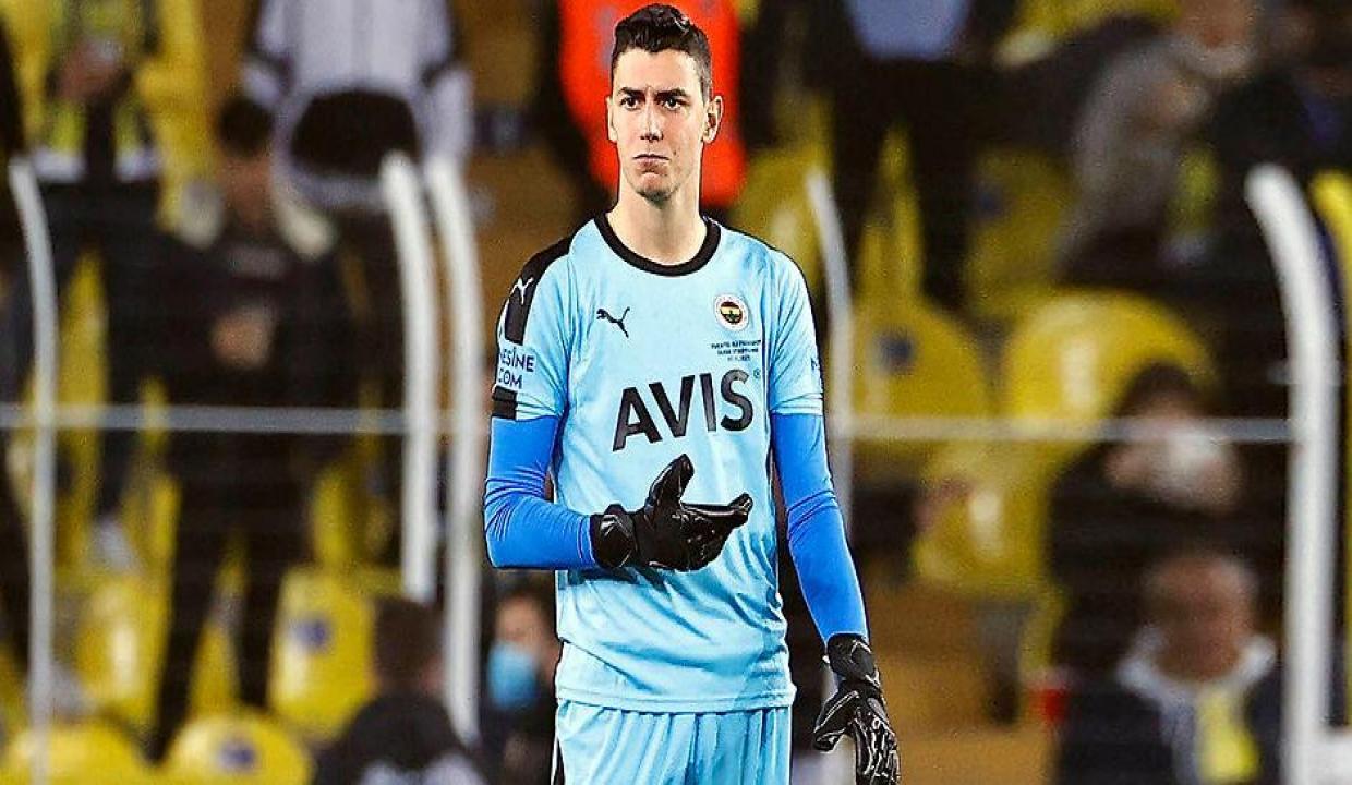 Ezeli rakipten Berke Özer atağı!