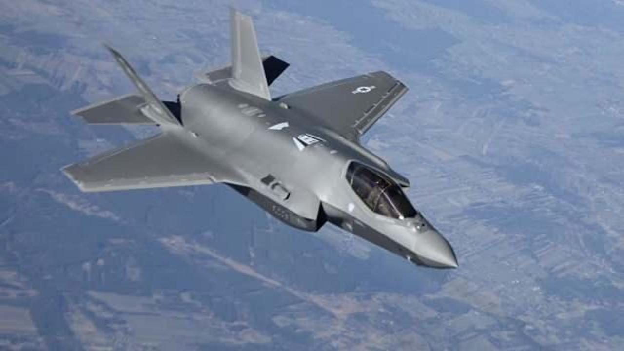 F-35'lerde skandallar bitmiyor: Uçuş sırasında parçasını kaybetti!