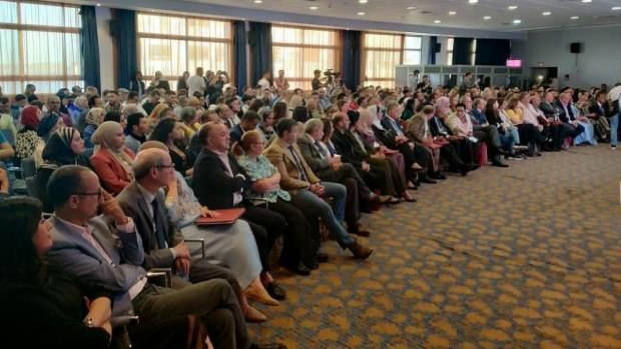 Fas'ta PKK'yı kovdular Diyarbakır annelerini alkışlattılar