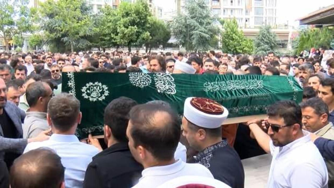 Fatih'te öldürülen öğretmen son yolculuğuna uğurlandı