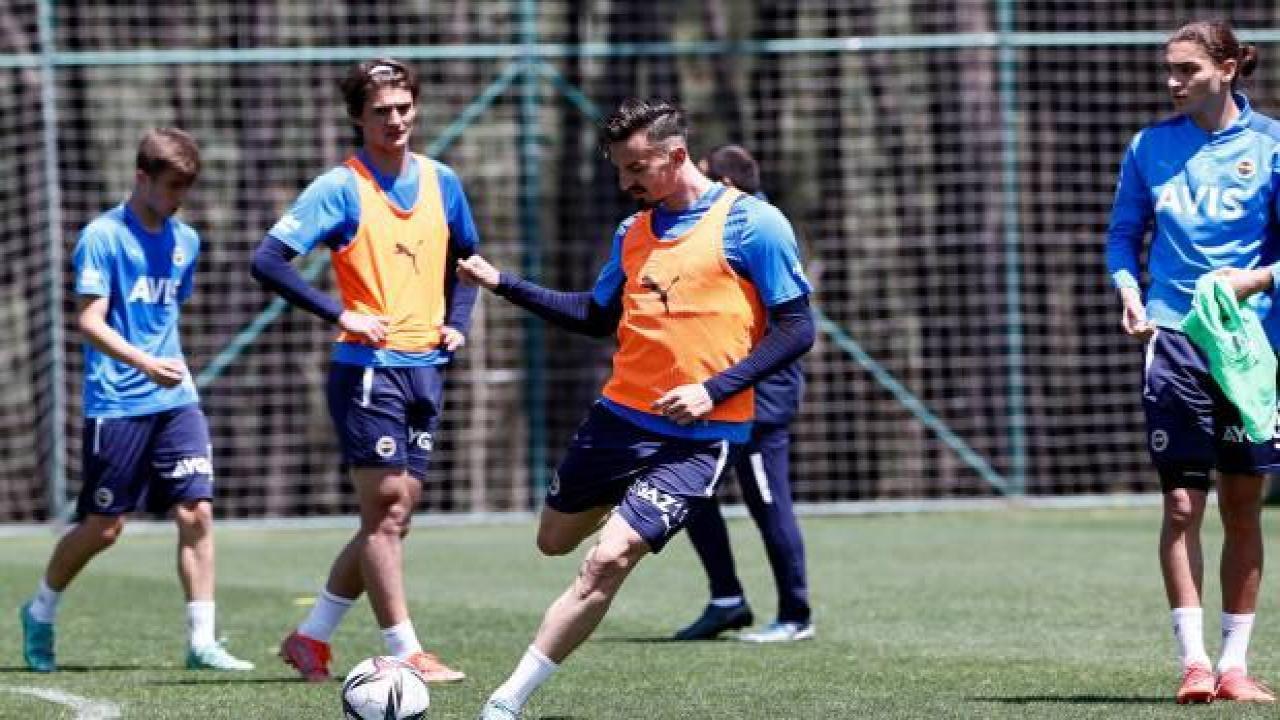 Fenerbahçe 3 eksikle çalıştı