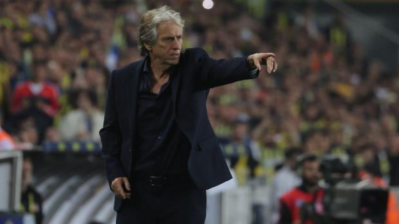 Fenerbahçe Kadıköy'de rakiplerini gol yağmuruna tutuyor!