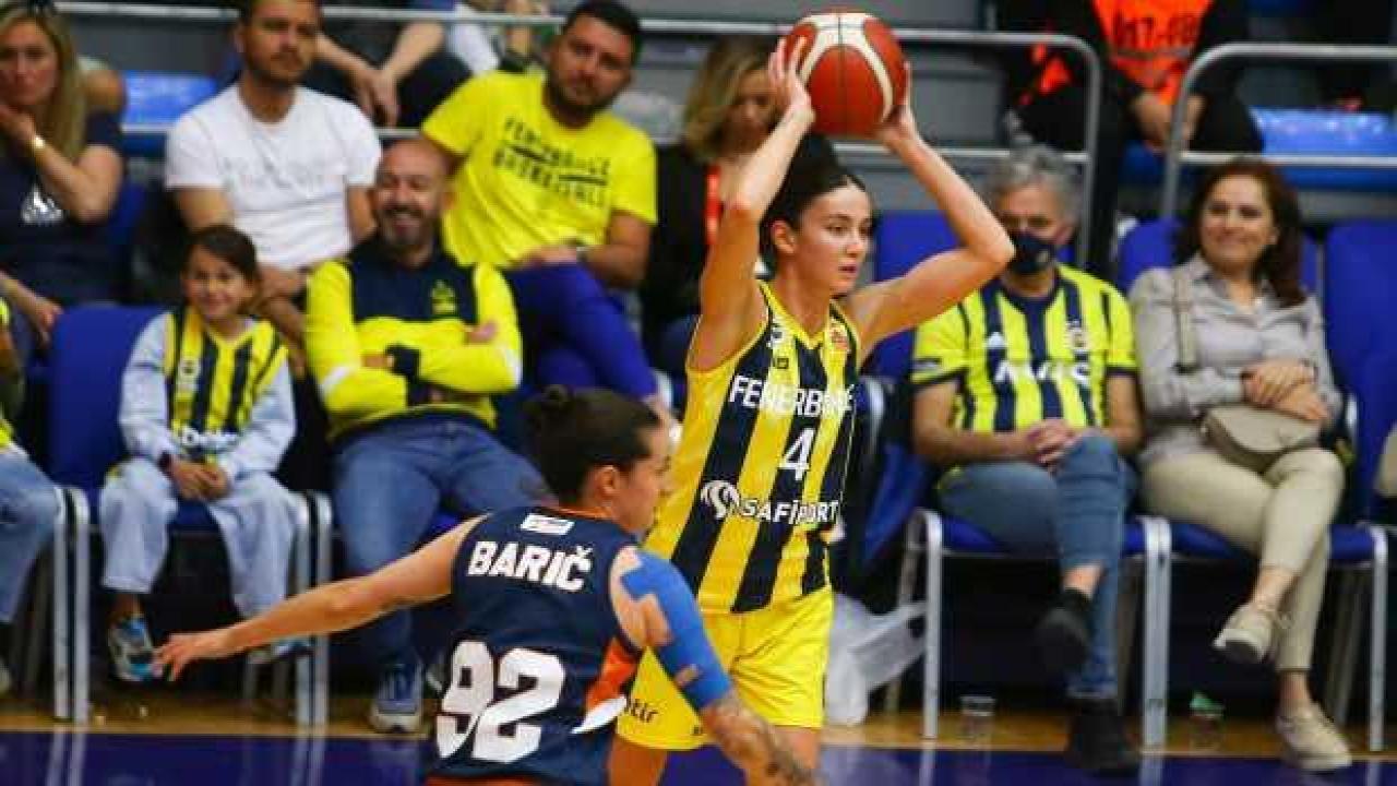 Fenerbahçe Safiport seride 2-0 öne geçti