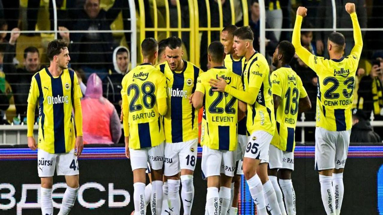 Fenerbahçe, Zenit'i 2 golle devirdi