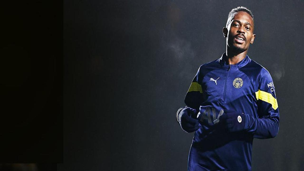 Fenerbahçe'de ayrılık! Yıldız oyuncu takıma veda etti