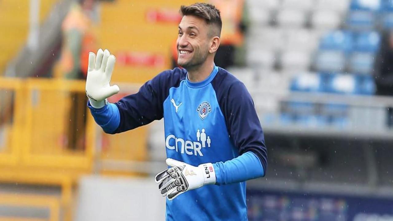 Fenerbahçe'de kaleci transferi için iki aday!