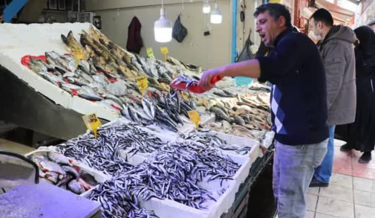 Fırtına balık tezgahlarına esti! Fiyatlar yükseldi