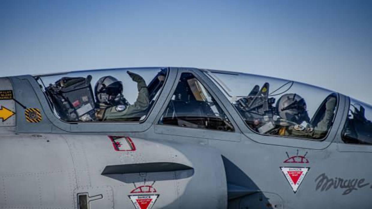 Fransa Ukraynalı pilotlara savaş uçağı kullanma eğitimi verecek