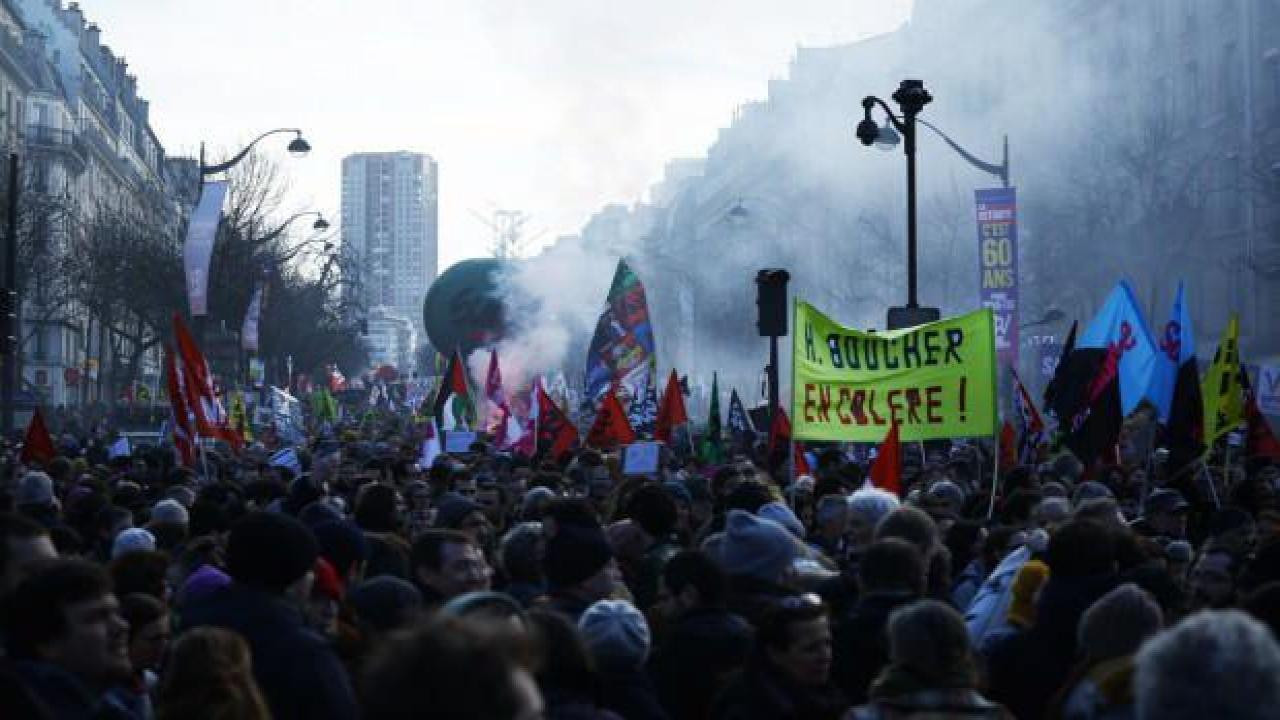 Fransa'da emeklilik yaşı 64'e çıktı