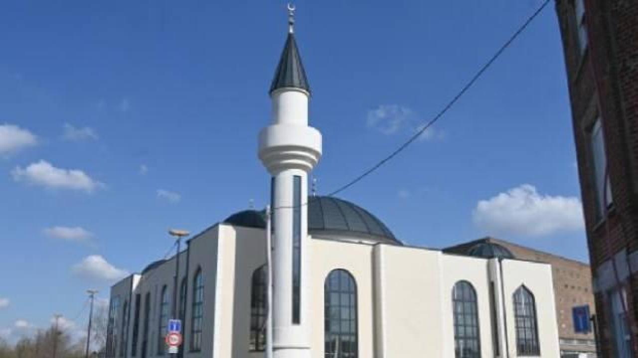 Fransız mahkeme: Cami hukuka aykırı kapatıldı