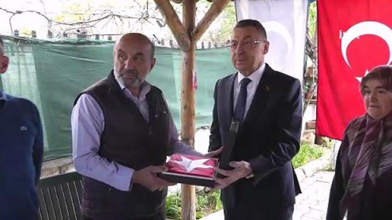 Fuat Oktay ilk Afrin şehidinin ailesine bayram ziyareti yaptı