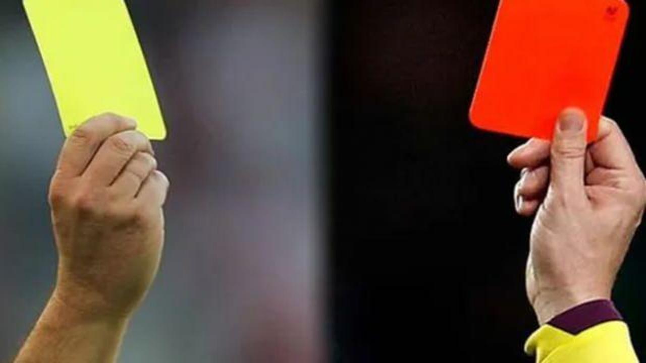 Futbolda kullanılan sarı ve kırmızı kart nasıl ortaya çıktı? İşte hikayesi