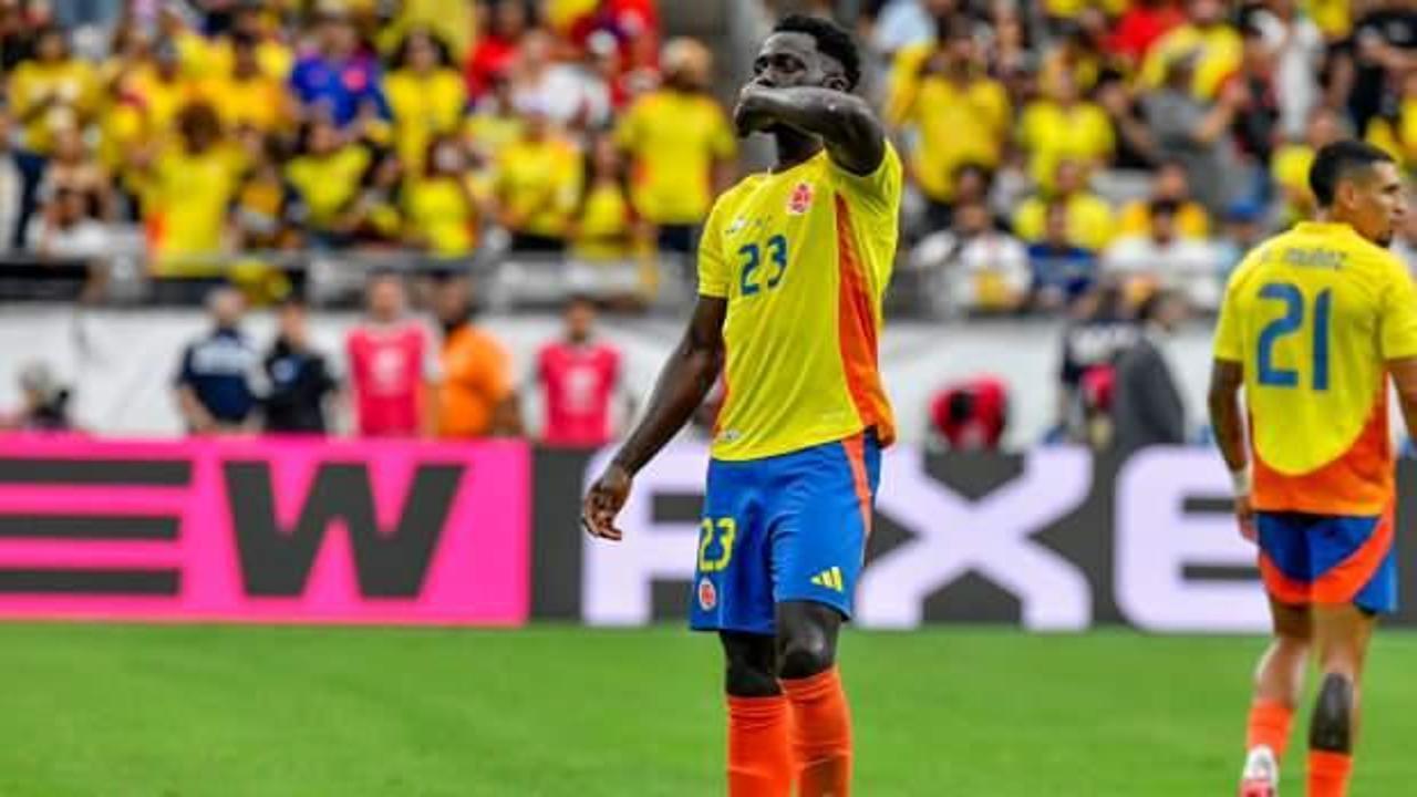 Galatasaray, Davinson Sanchez için tebrik mesajı yayımladı