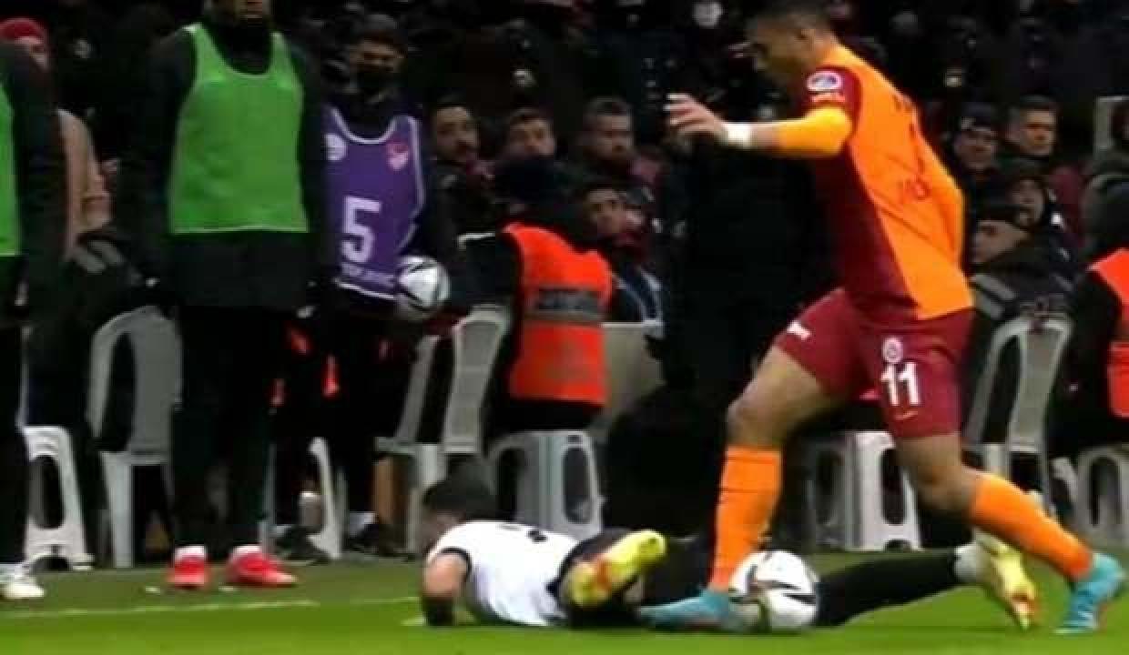 Galatasaray'ın ikinci golünde faul itirazı!